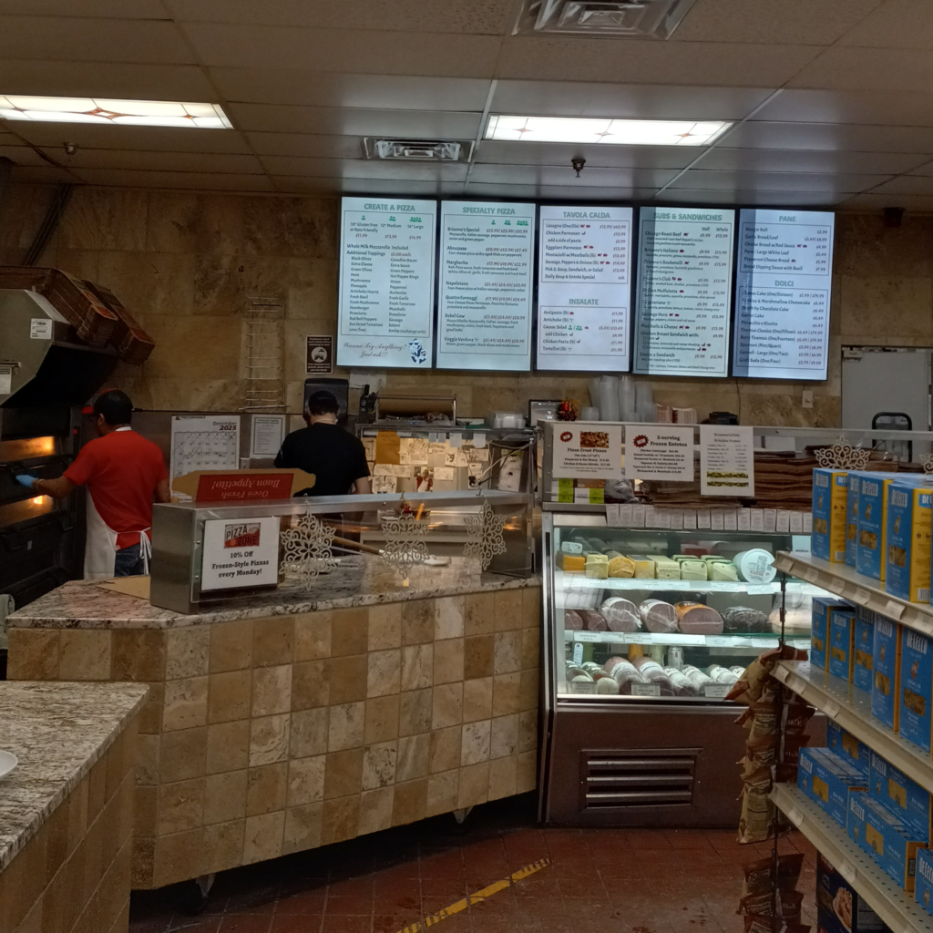 Brianno's Pizza, pizza, neapolitan pizza, napolitan pizza, Brianno's Deli Italia