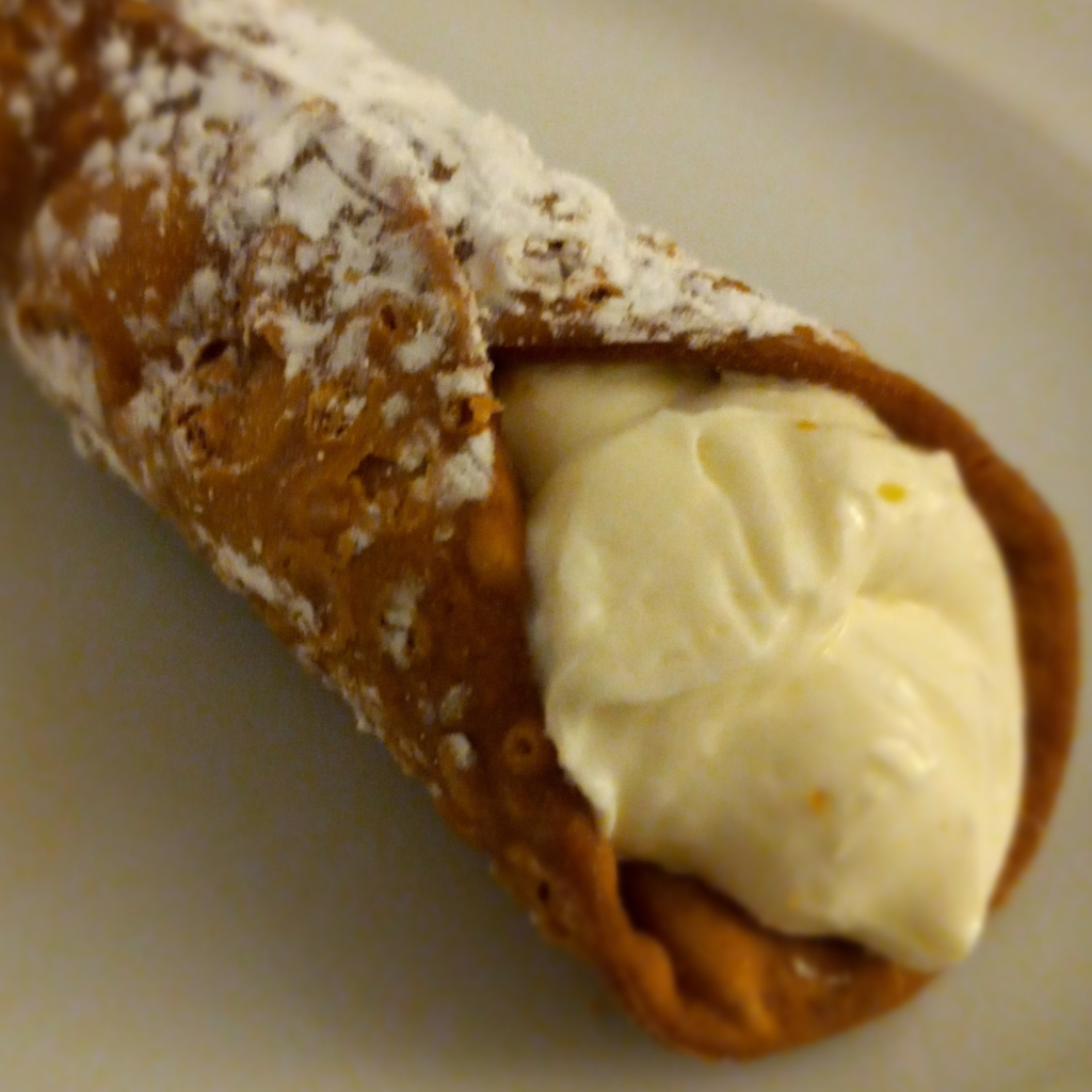 Brianno's Pizza, pizza, neapolitan pizza, napolitan pizza, cannolis